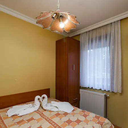 Helena Lux Apartman *
