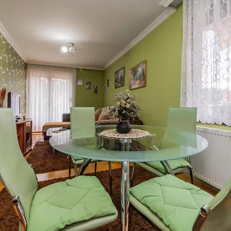 Apartment Helena Lux *